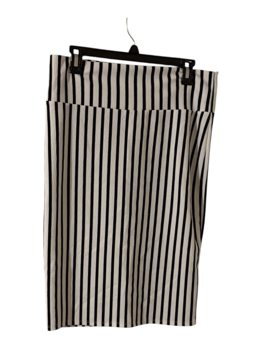 LuLaRoe Large Black and White Striped Pencil Skirt NWOT.